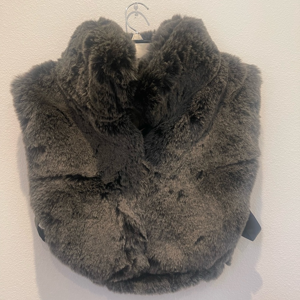 Furry Vest -Akira